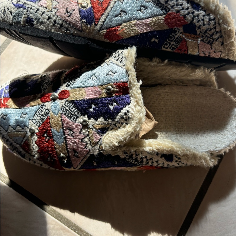 Colorful Free People Embroidered Slippers - Picture 8 of 8